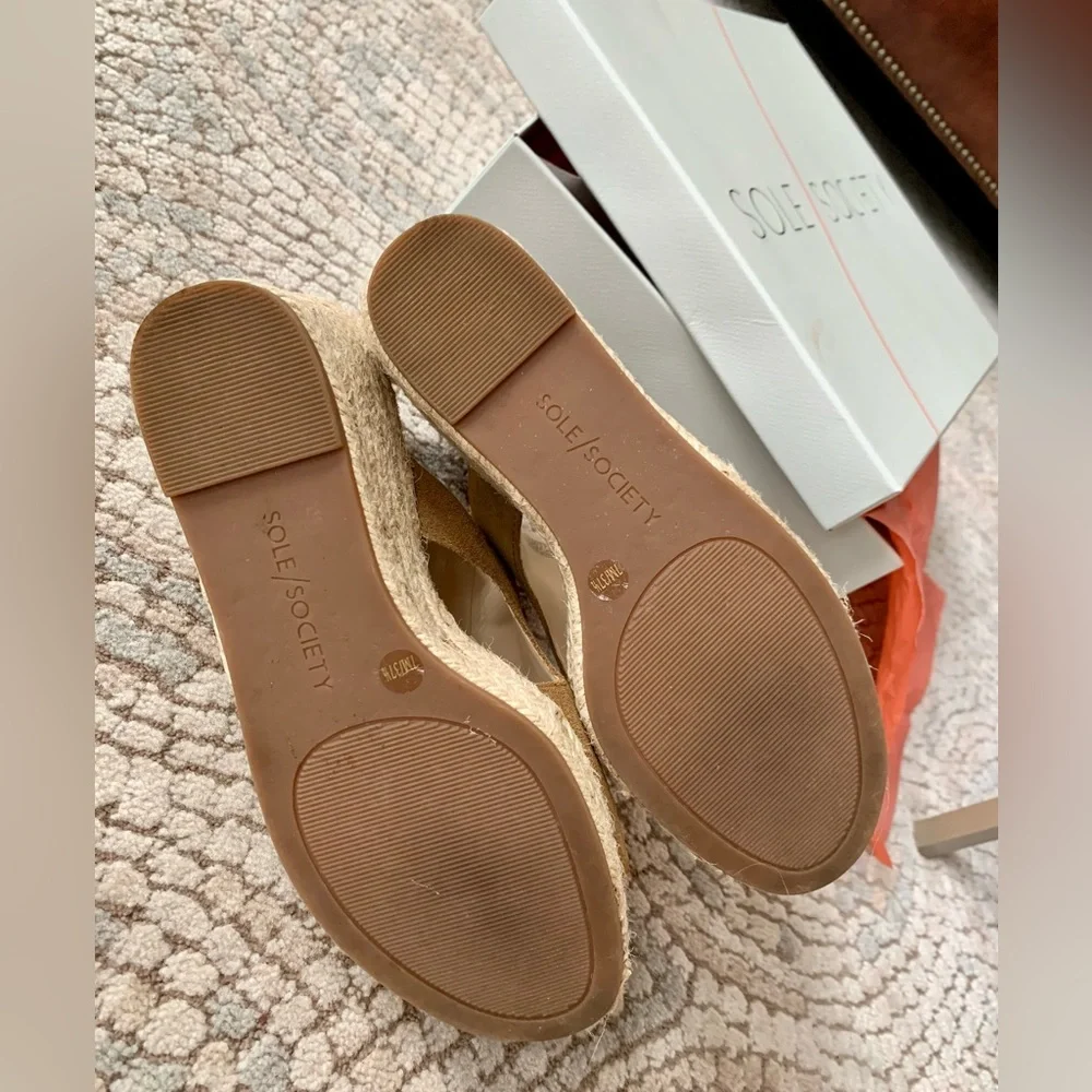 Sole Society Camreigh Cutout Wedge Sandal - Picture 6 of 7